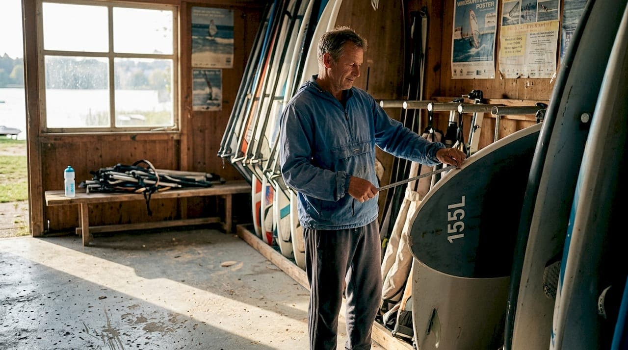 Elevate your windsurfing skills: gear, tips, and insights